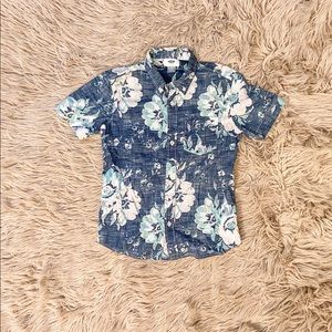 Boy’s Old Navy Short Sleeve Button Up Size S 6-7